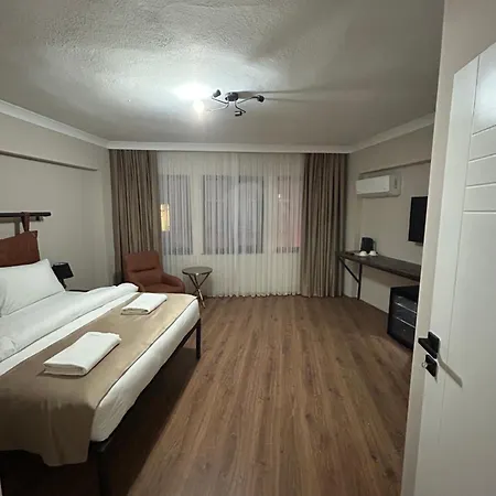 Hotel Pera Line *