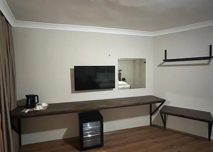 Pera Line Szálloda *