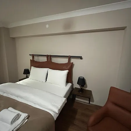 Pera Line Otel *